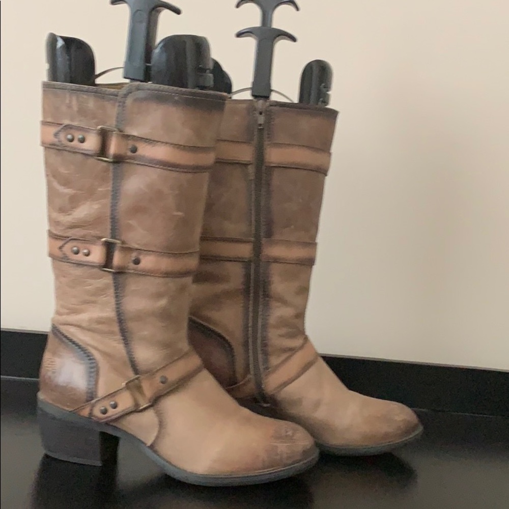 2 Toned Boots